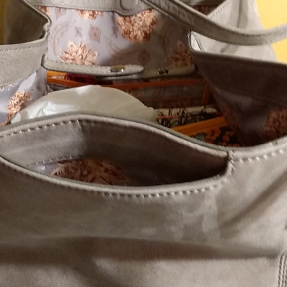 Purses - Picture 3 of 10